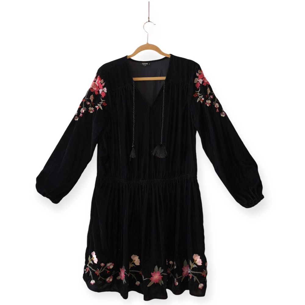 A.N.A woman’s embroidered velour maxi dress